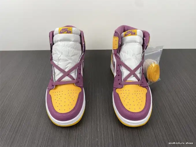 Brotherhood 555088-706 Air Jordan OG 1 High 0517